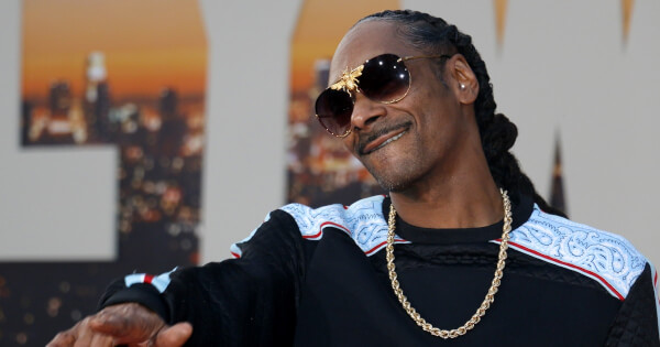 El primer NFT de la leyenda del hip-hop Snoop Dogg llega a SuperRare